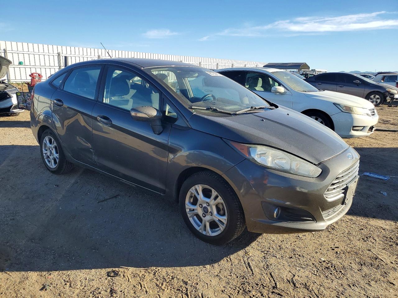 2015 FORD FIESTA SE photo 4