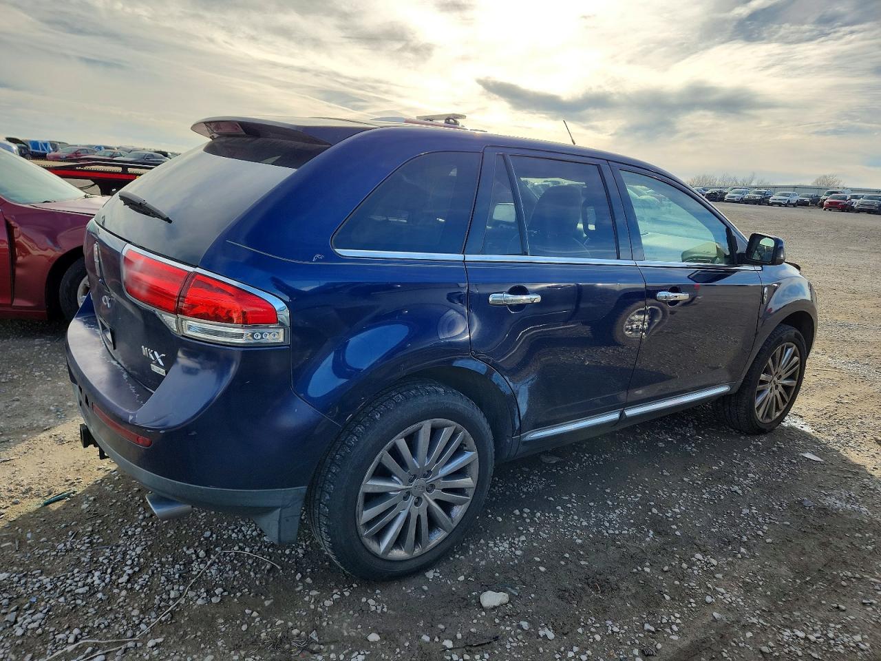 2011 LINCOLN MKX photo 3