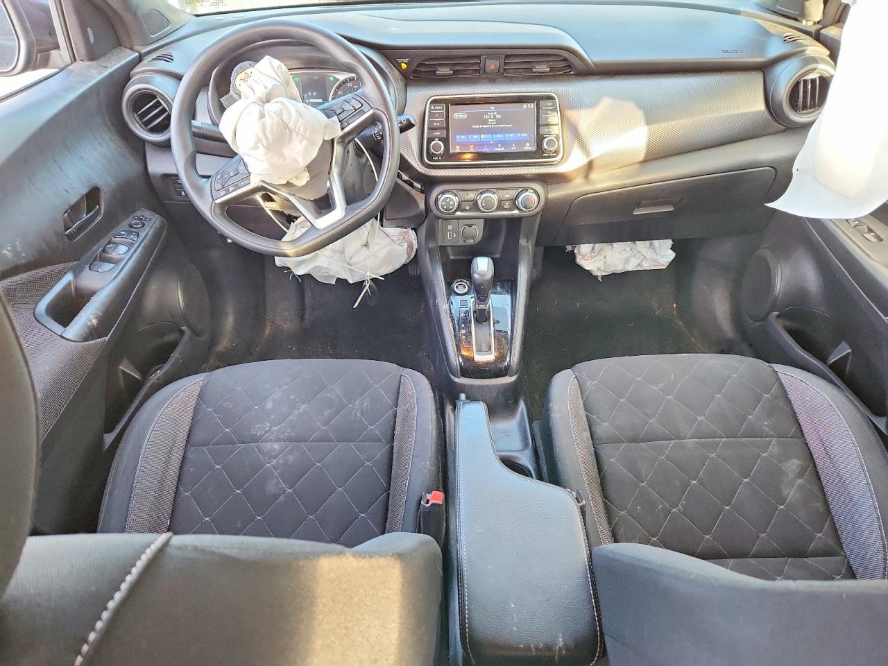 2020 NISSAN KICKS S photo 8