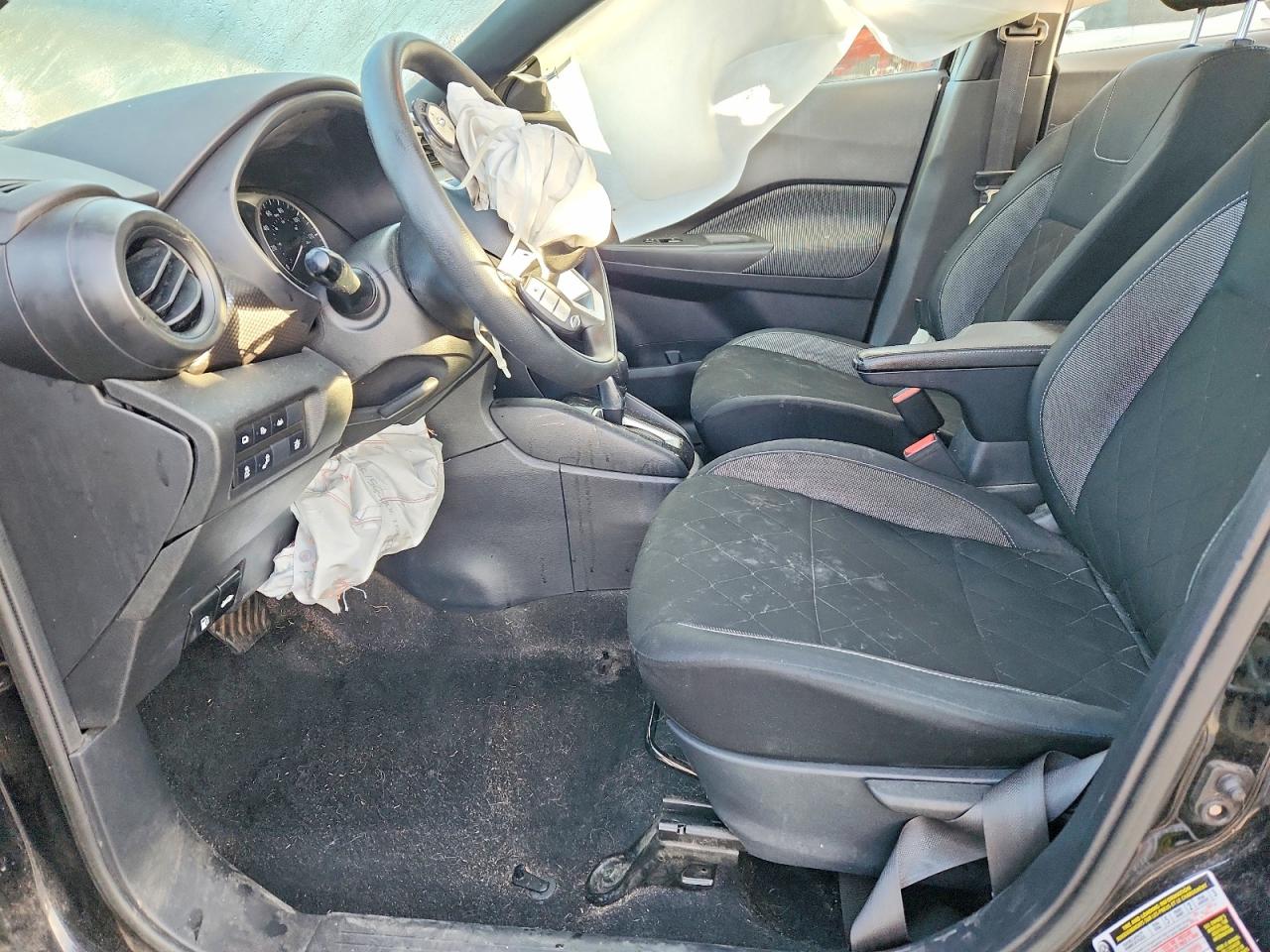 2020 NISSAN KICKS S photo 7