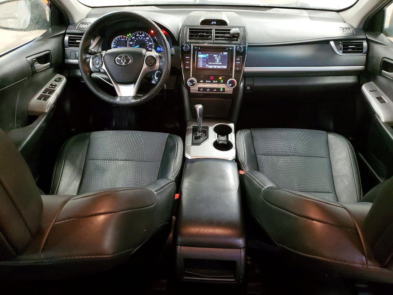 2014 TOYOTA CAMRY L photo 8