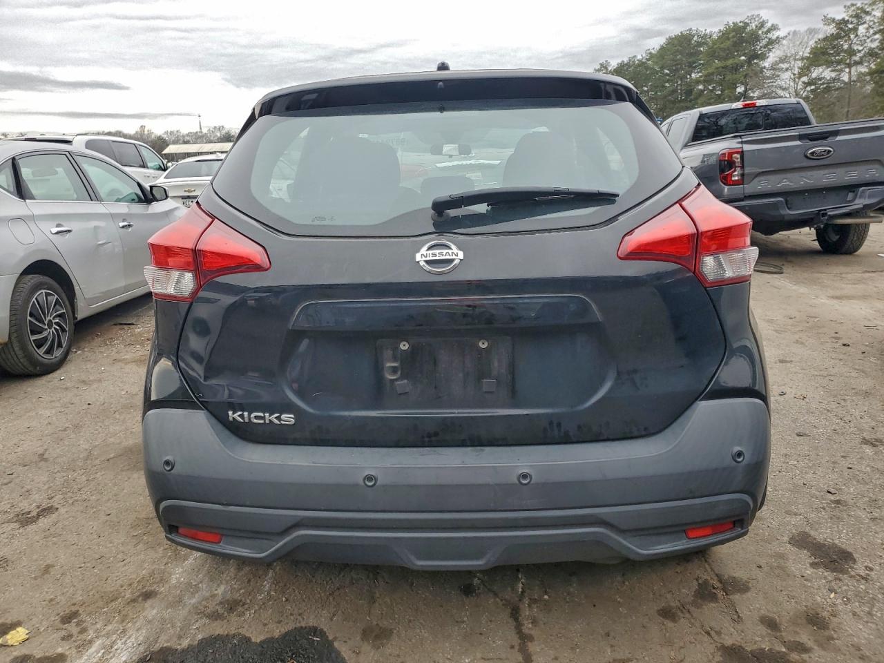 2020 NISSAN KICKS S photo 6