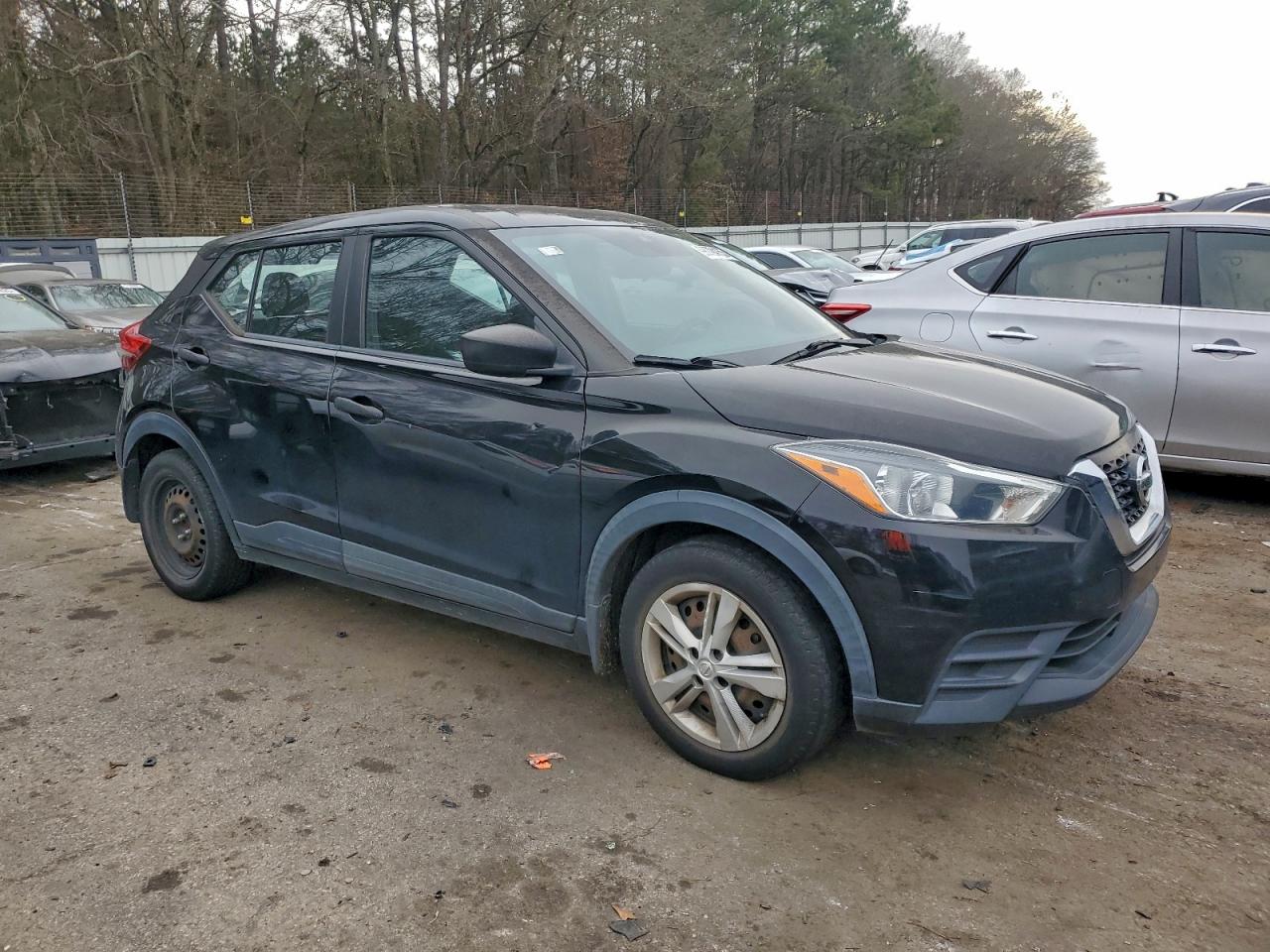 2020 NISSAN KICKS S photo 4