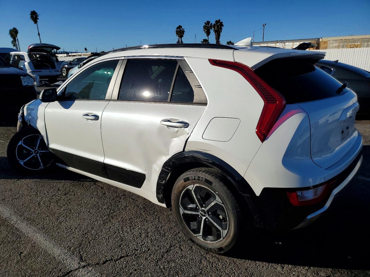 2023 KIA NIRO SX photo 2