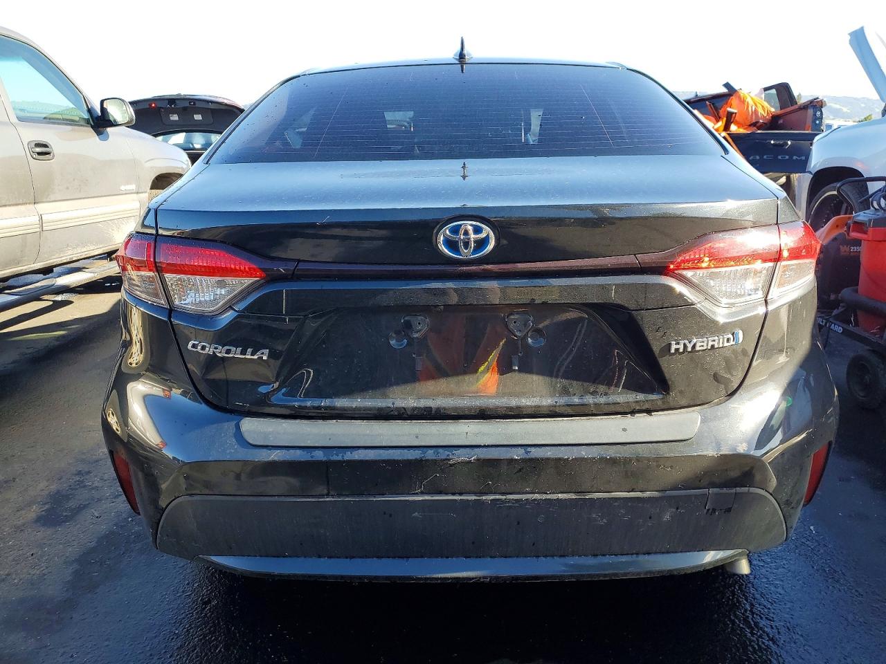 2021 TOYOTA COROLLA LE photo 6
