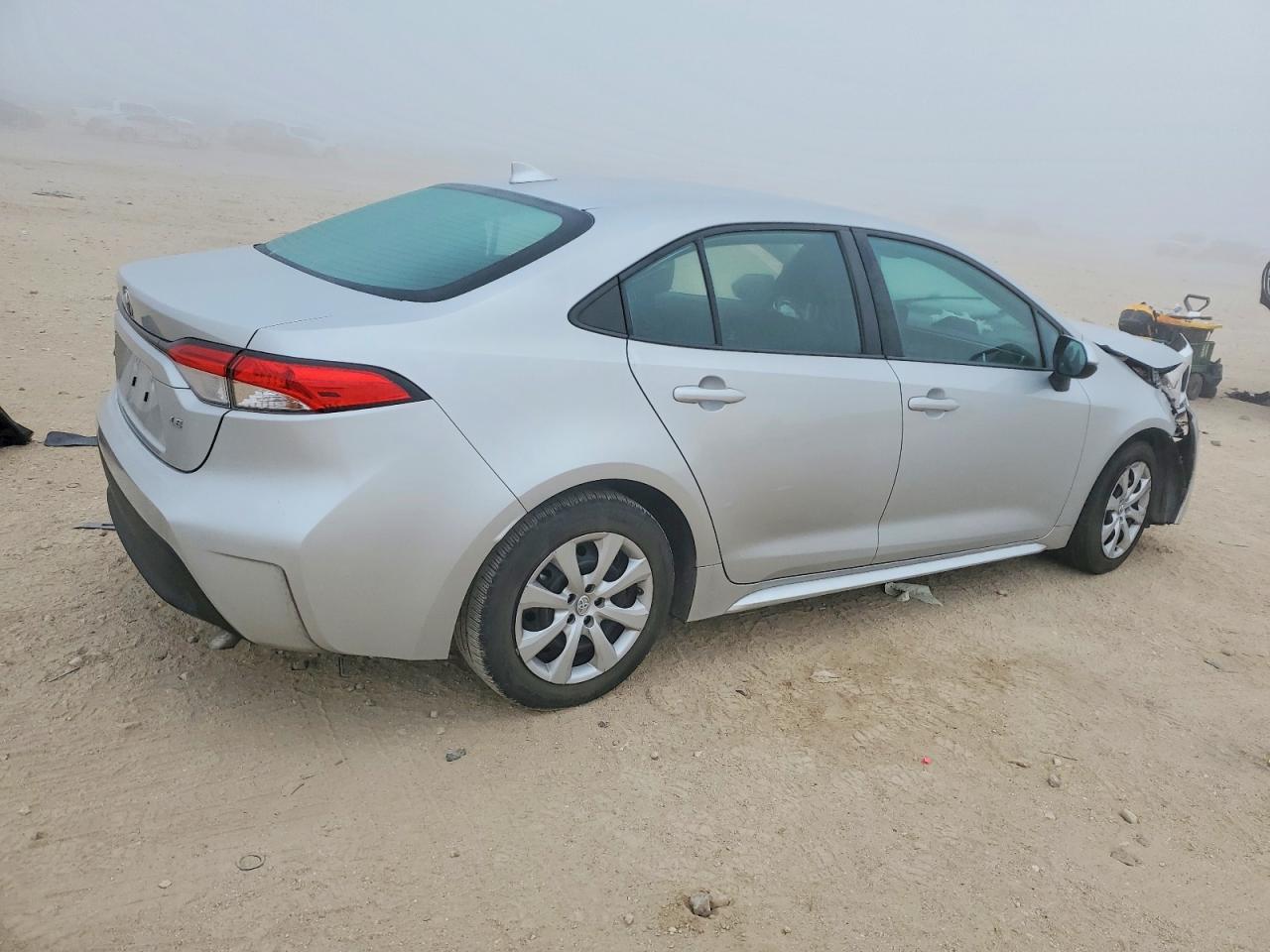 2023 TOYOTA COROLLA LE photo 3