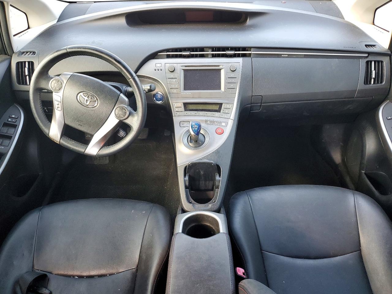 2013 TOYOTA PRIUS photo 8