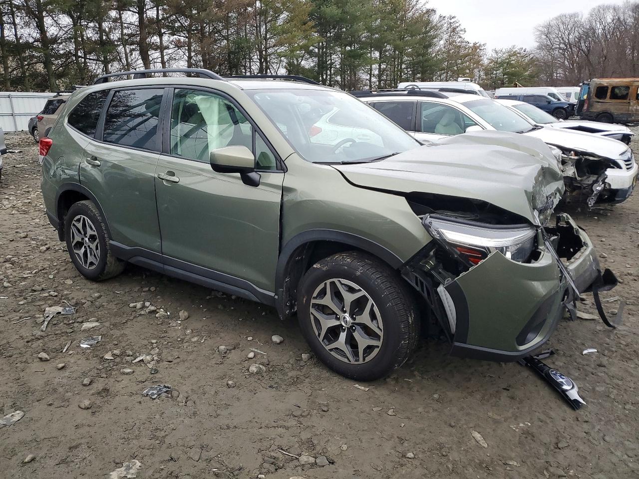 2020 SUBARU FORESTER PREMIUM photo 4