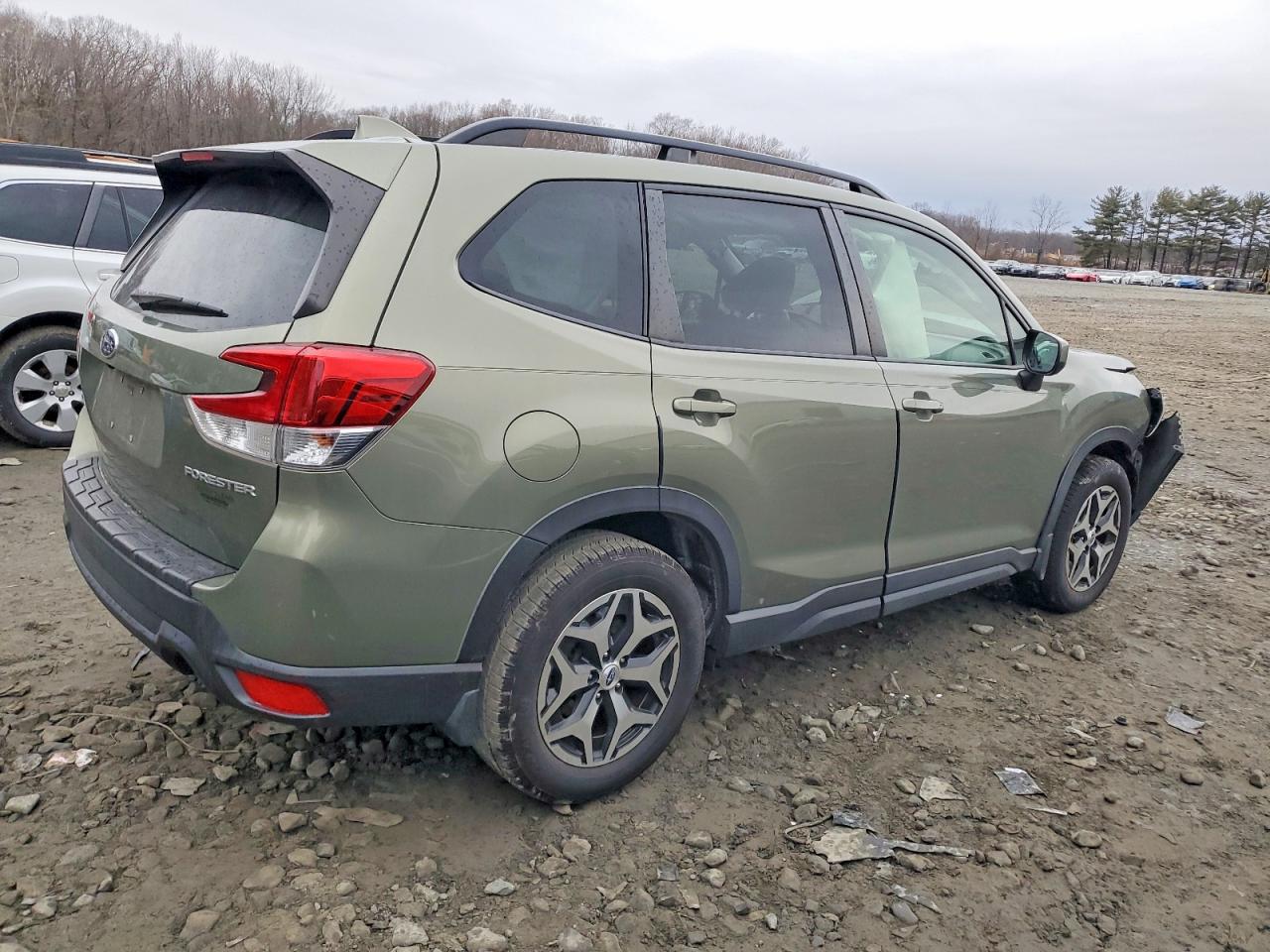 2020 SUBARU FORESTER PREMIUM photo 3