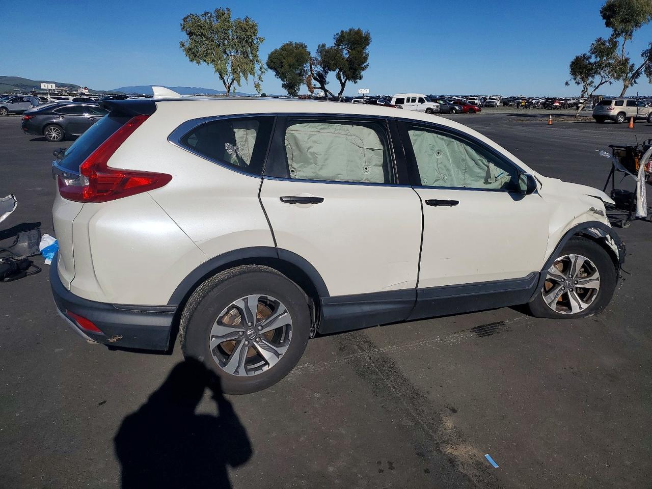 2018 HONDA CR-V LX photo 3