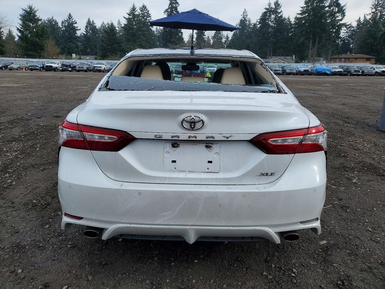 2019 TOYOTA CAMRY XSE photo 6