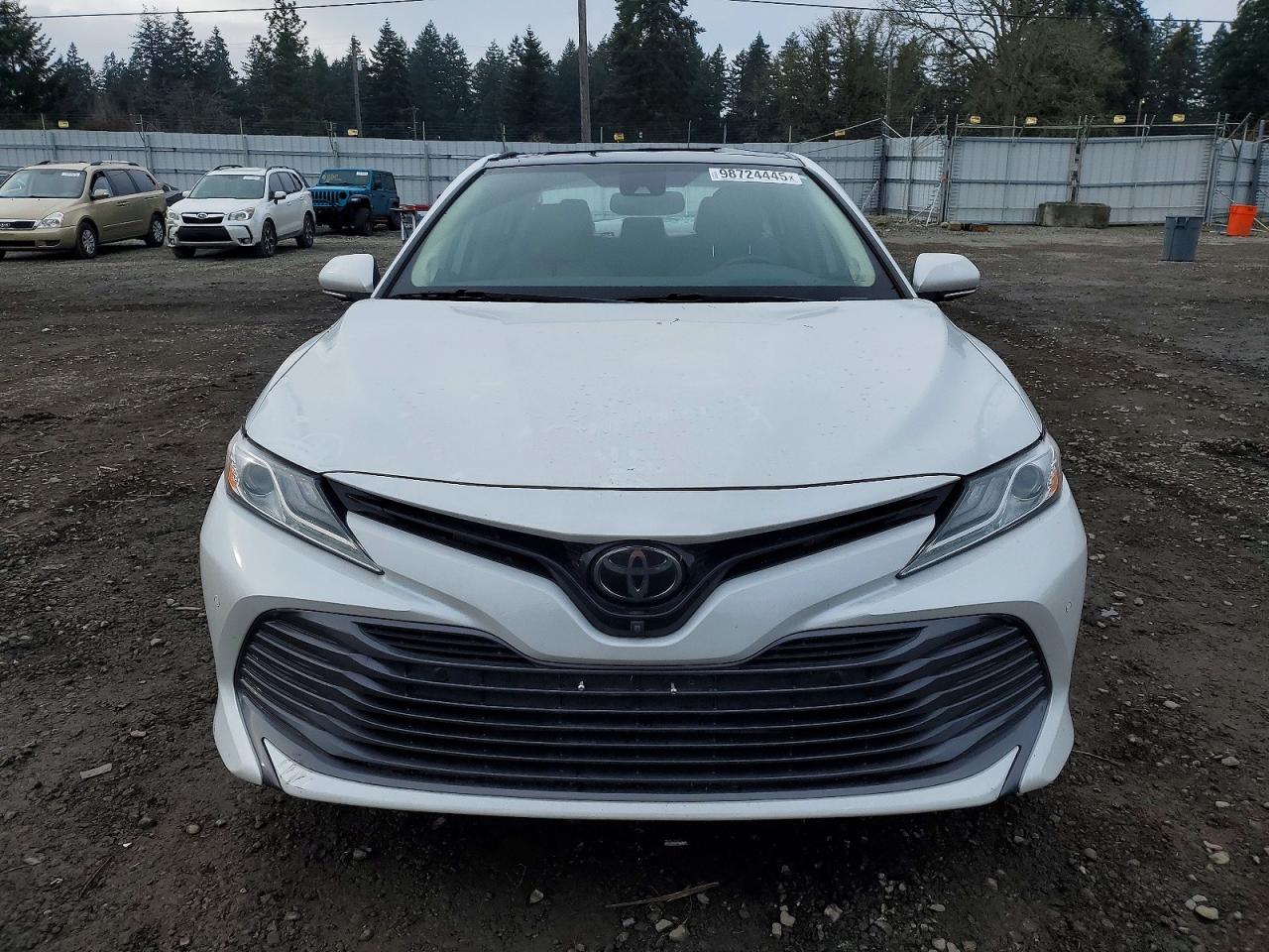 2019 TOYOTA CAMRY XSE photo 5