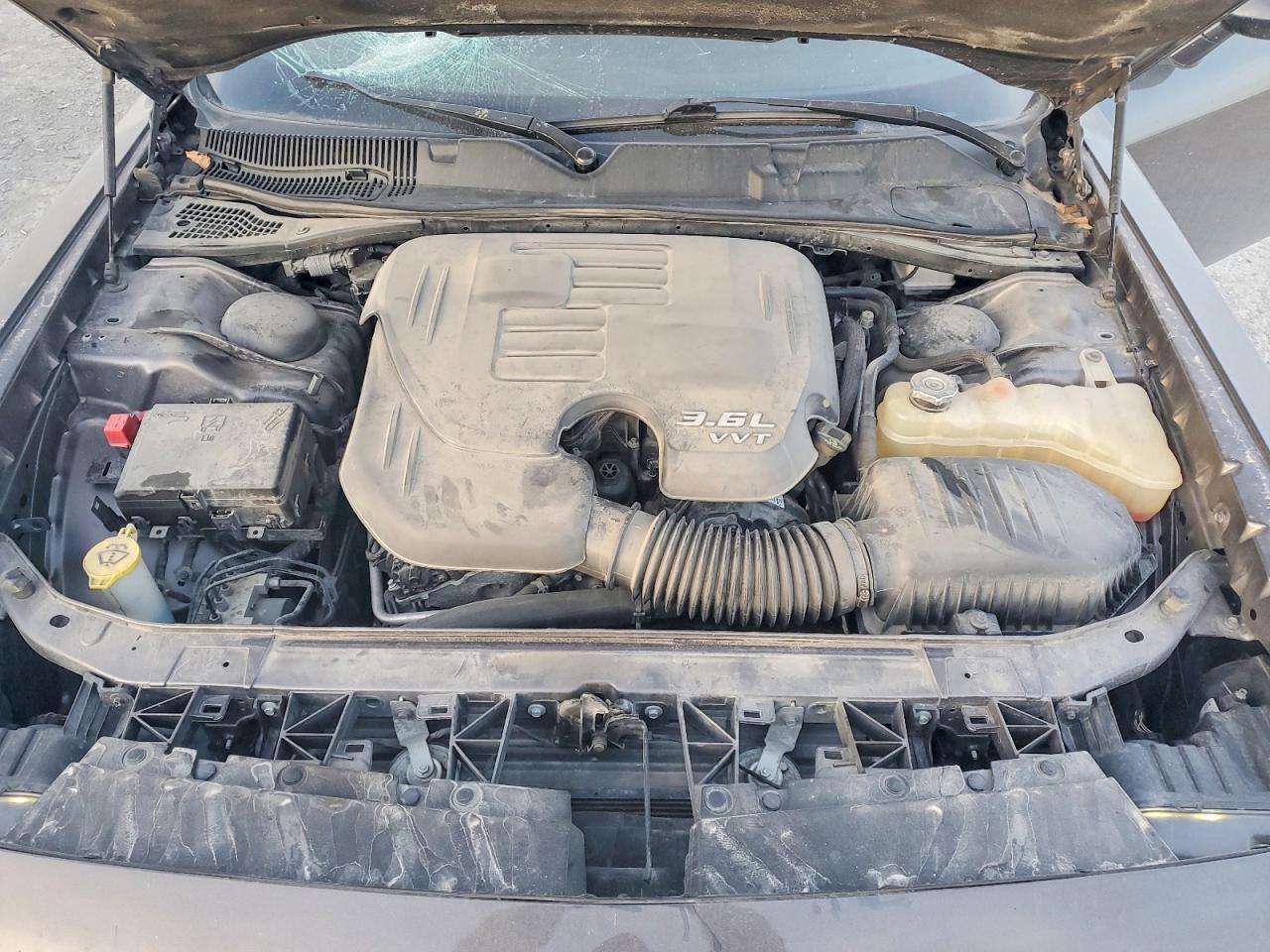 2016 DODGE CHALLENGER SXT photo 11