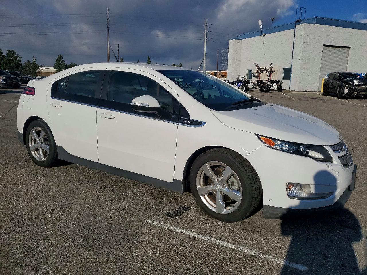 2013 CHEVROLET VOLT photo 4