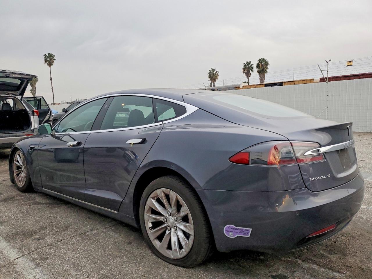 2018 TESLA MODEL S photo 2