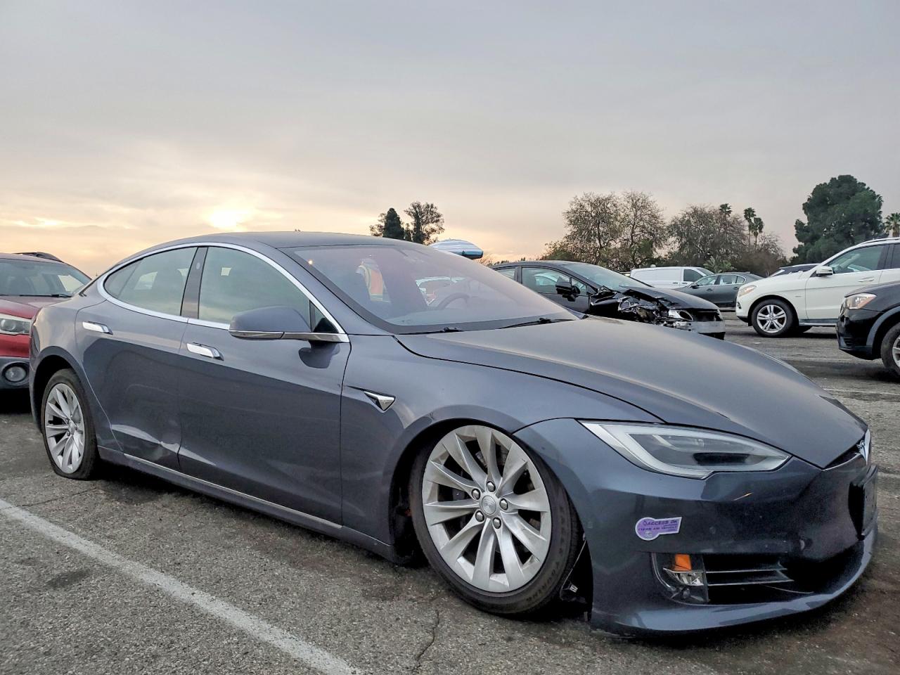 2018 TESLA MODEL S photo 4