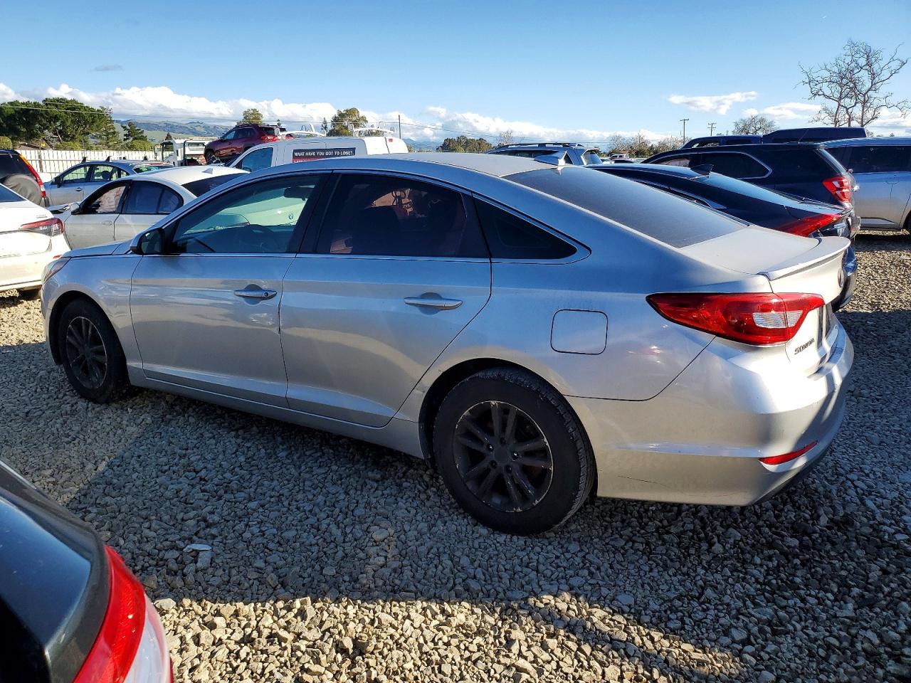 2017 HYUNDAI SONATA SE photo 2