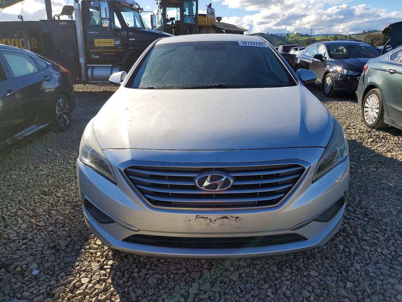 2017 HYUNDAI SONATA SE photo 5