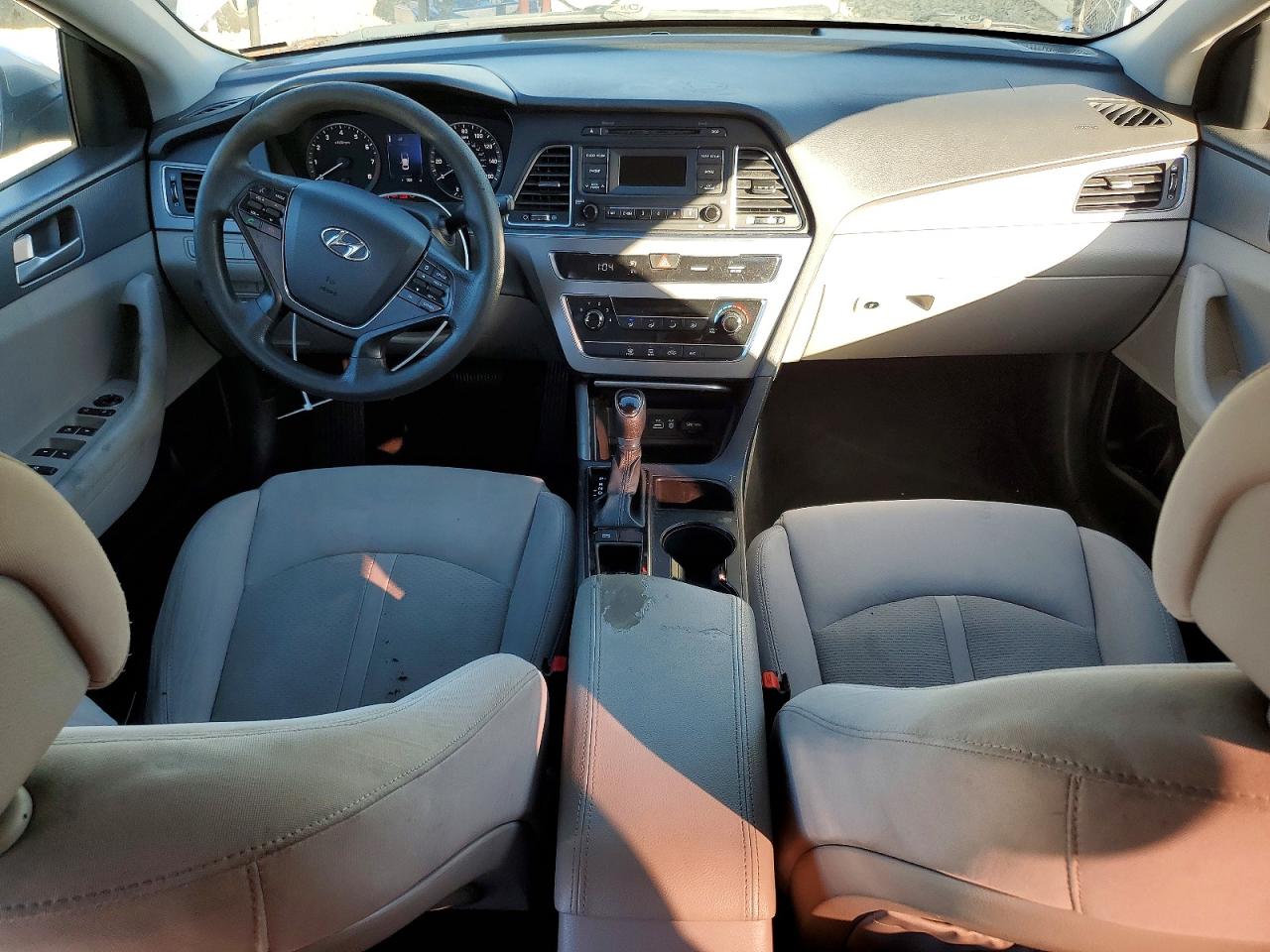 2017 HYUNDAI SONATA SE photo 8
