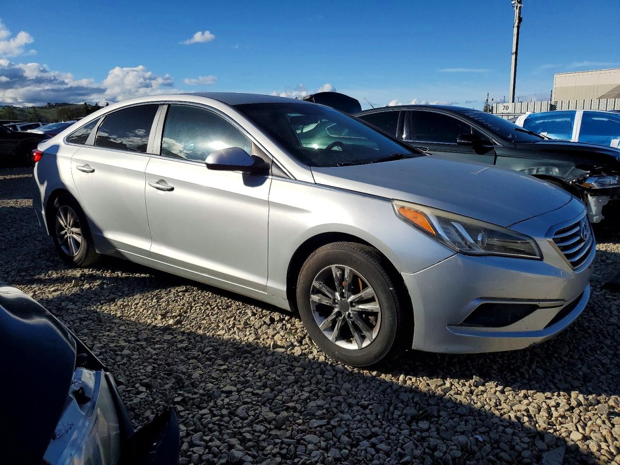 2017 HYUNDAI SONATA SE photo 4