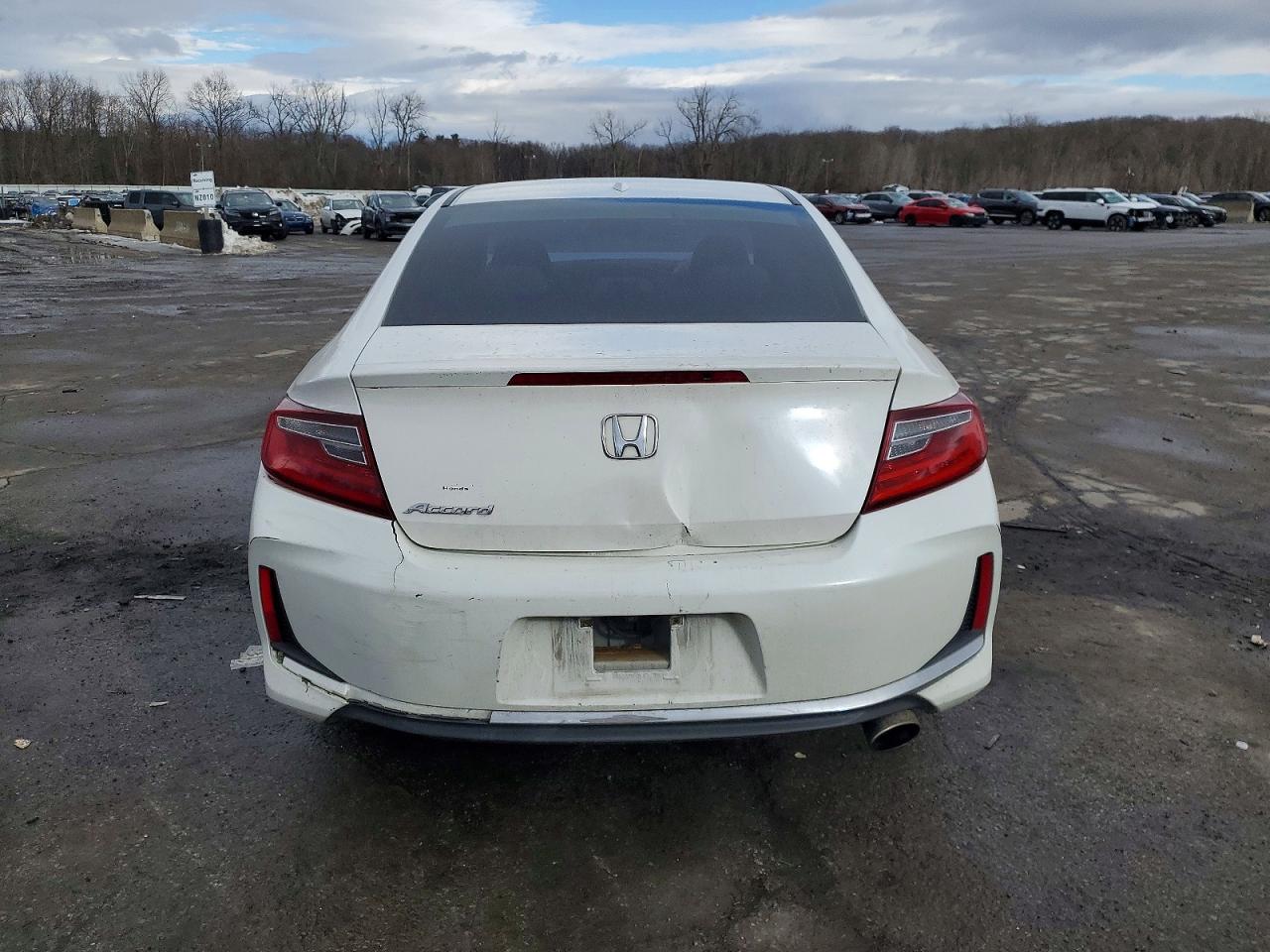 2017 HONDA ACCORD EX photo 6