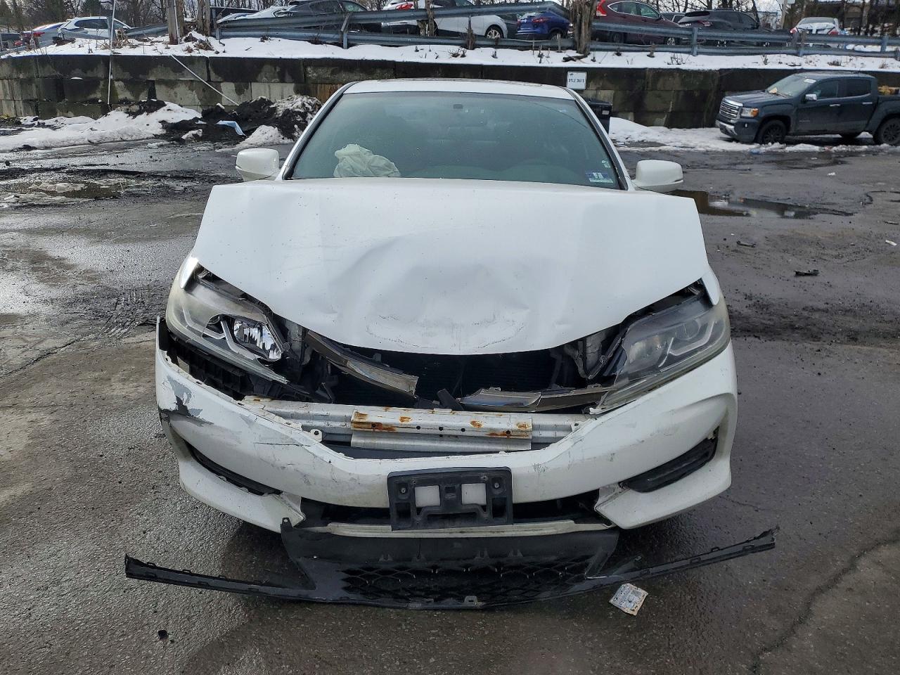 2017 HONDA ACCORD EX photo 5