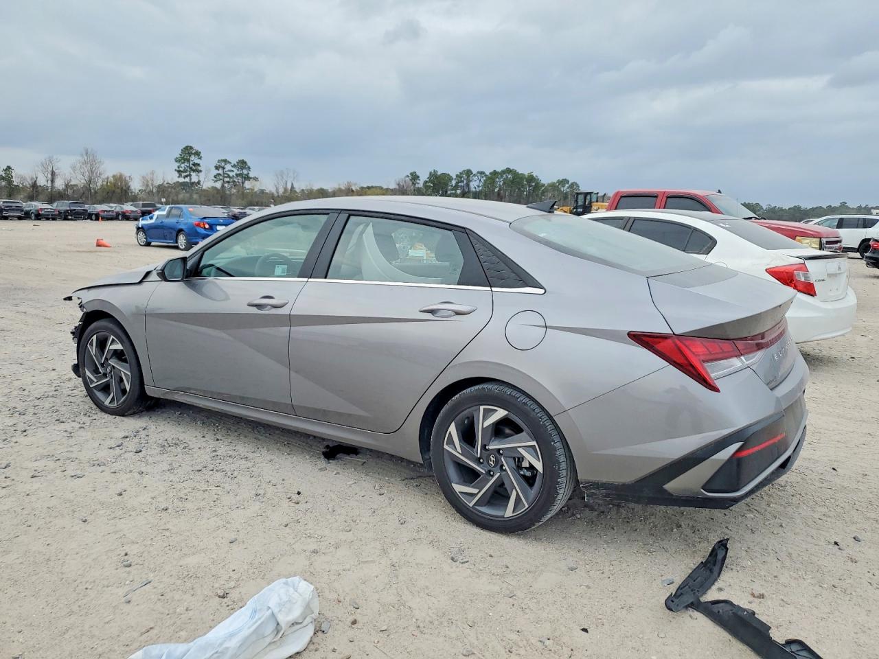 2025 HYUNDAI ELANTRA LIMITED photo 2