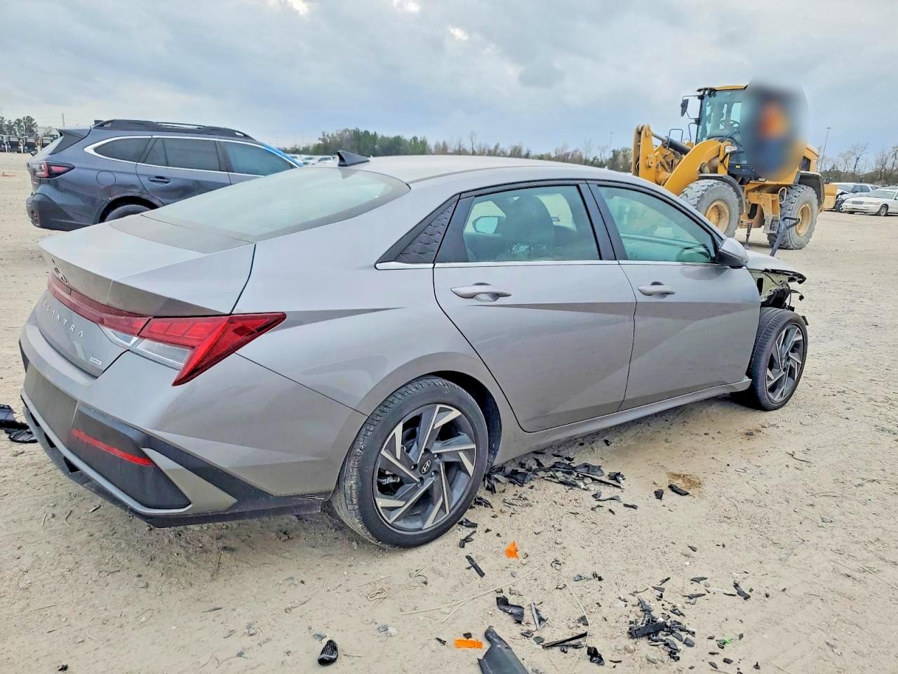 2025 HYUNDAI ELANTRA LIMITED photo 3