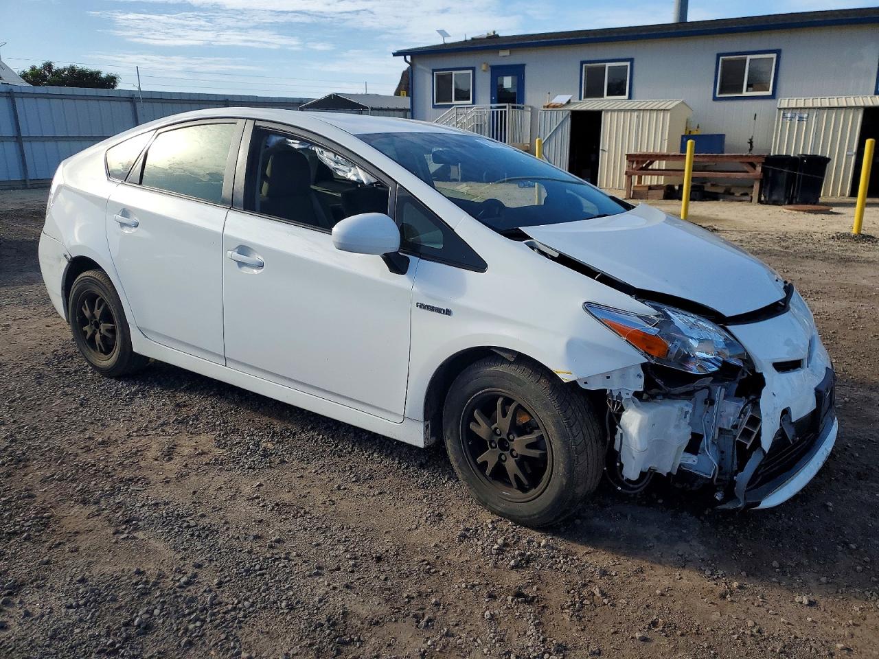 2015 TOYOTA PRIUS photo 4