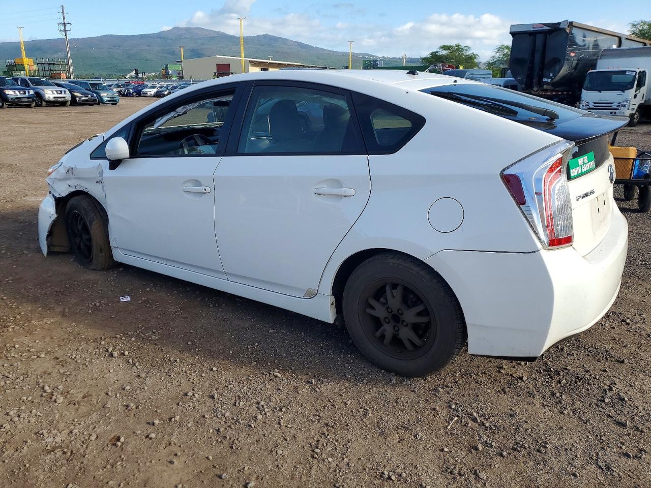 2015 TOYOTA PRIUS photo 2