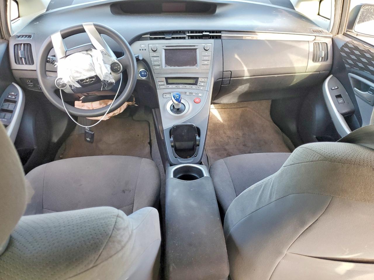 2015 TOYOTA PRIUS photo 8