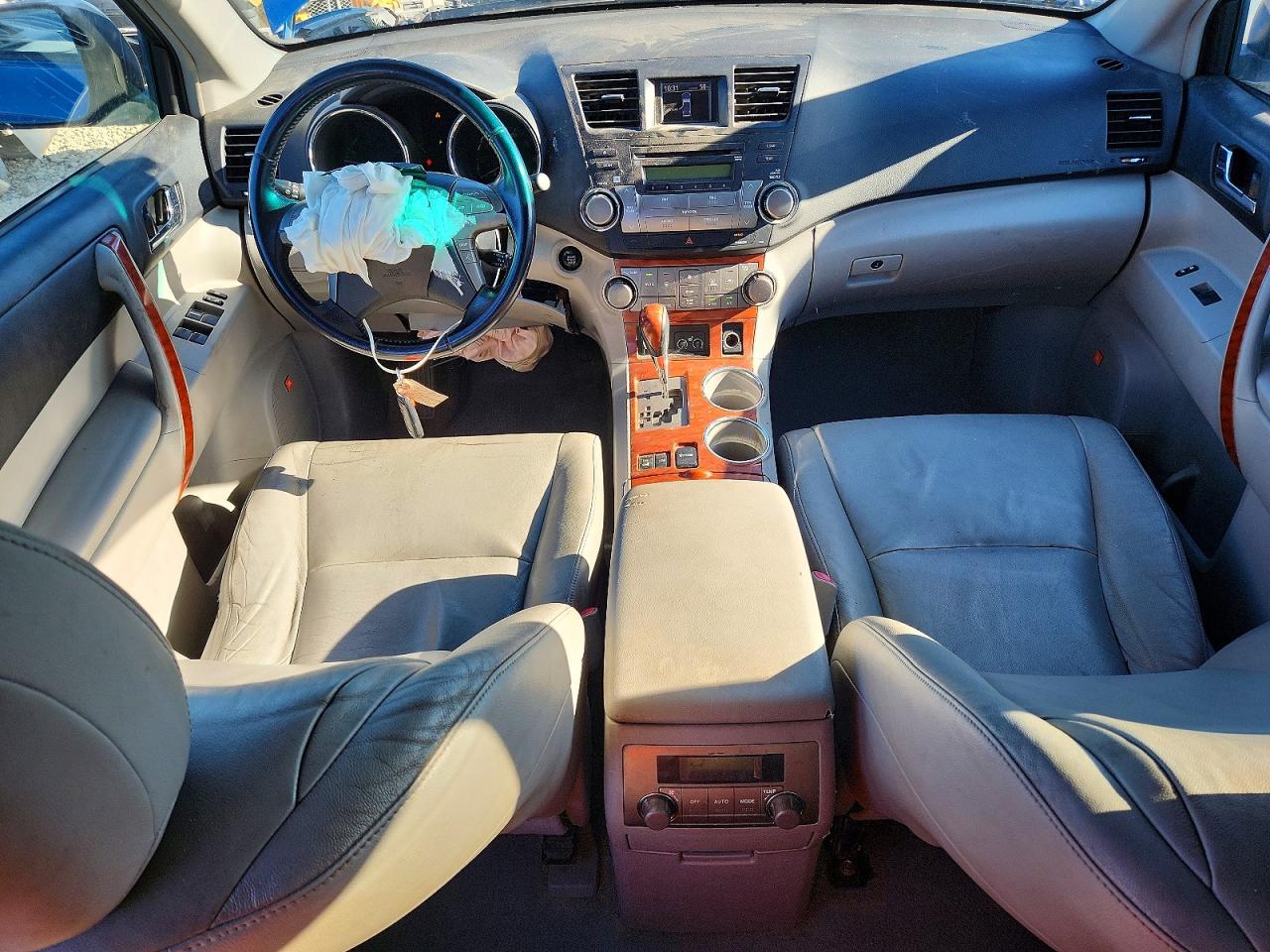 2009 TOYOTA HIGHLANDER LIMITED photo 8