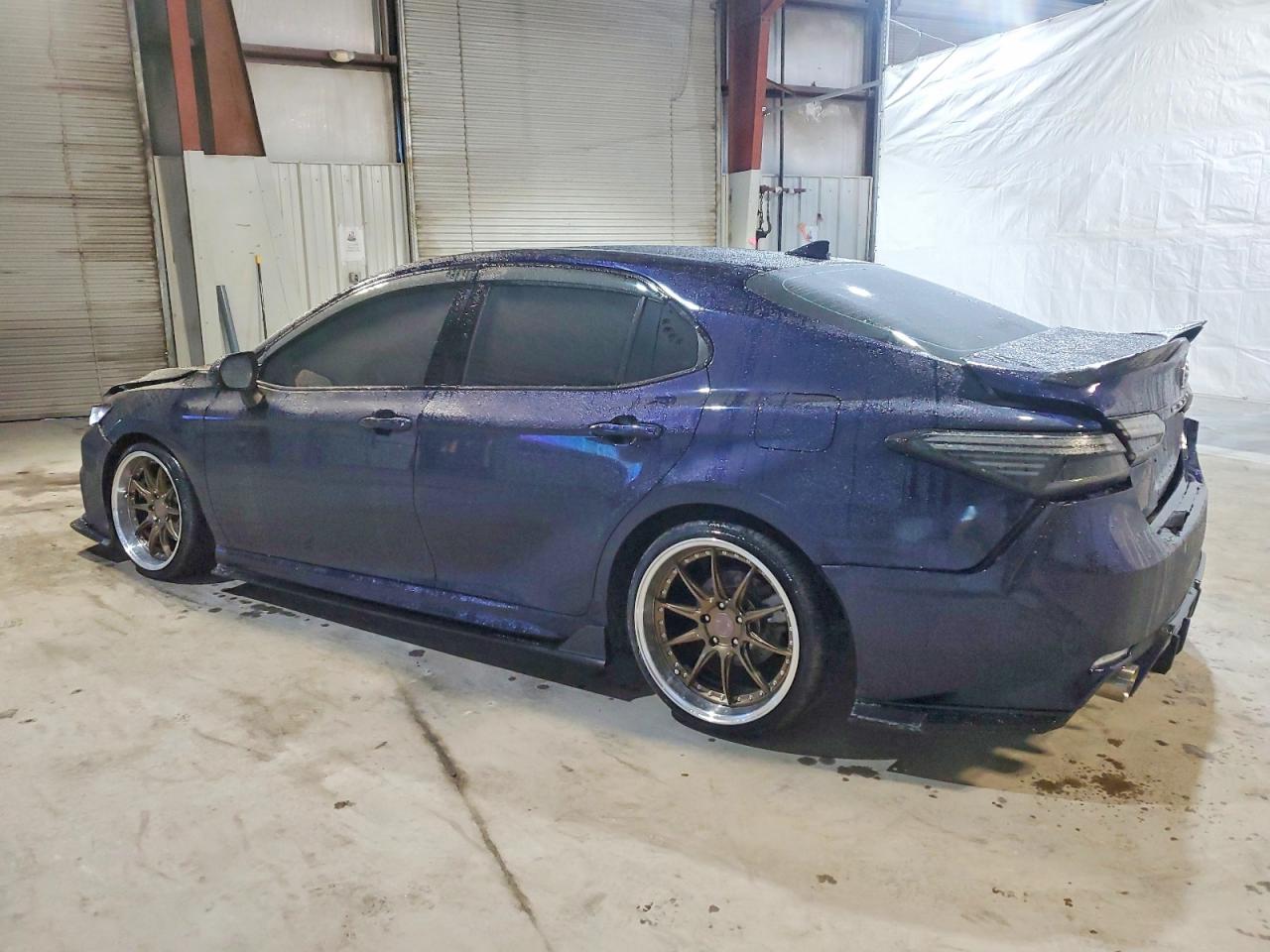2021 TOYOTA CAMRY SE photo 2