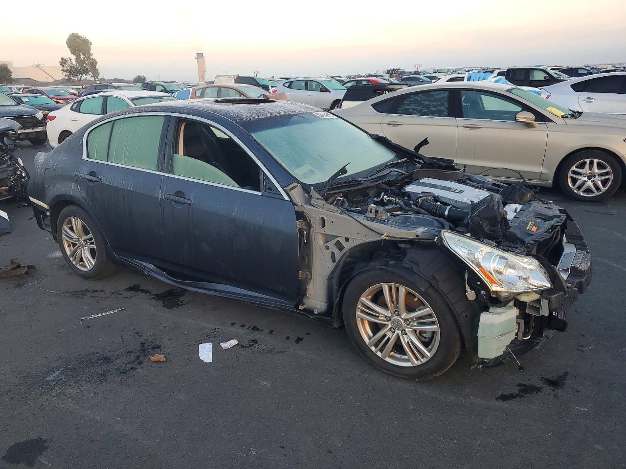 2013 INFINITI G37 BASE photo 4