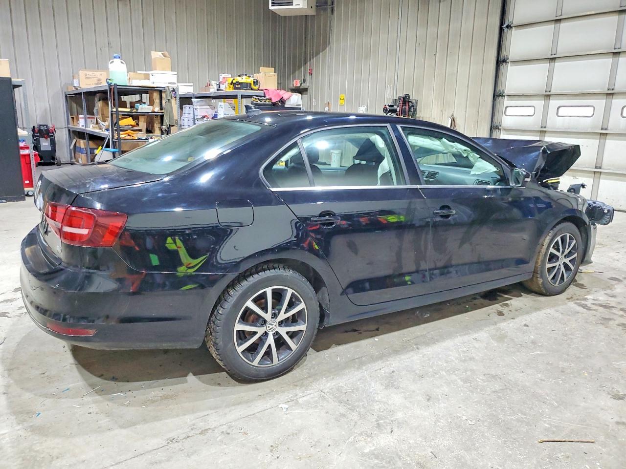 2017 VOLKSWAGEN JETTA SE photo 3