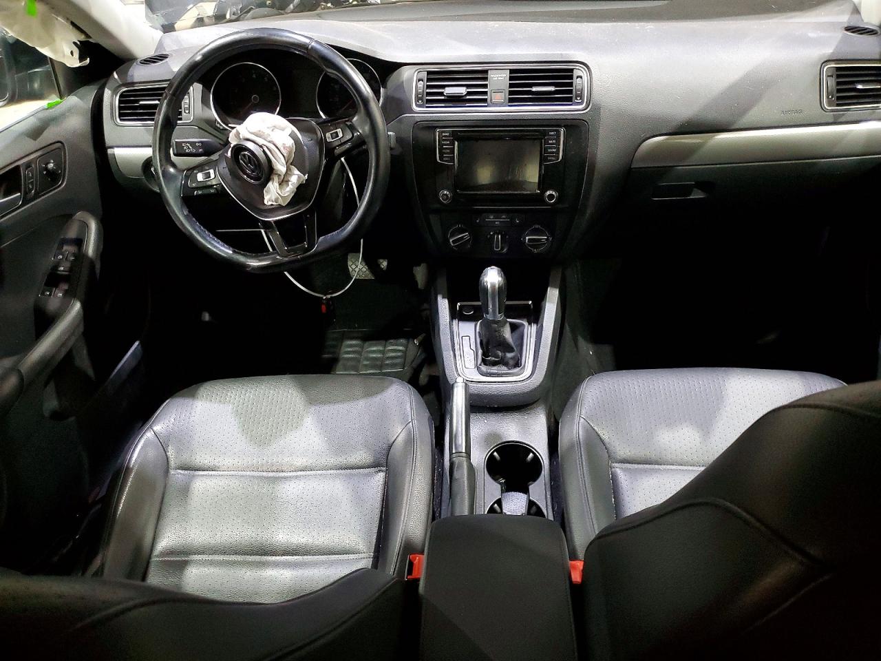 2017 VOLKSWAGEN JETTA SE photo 8