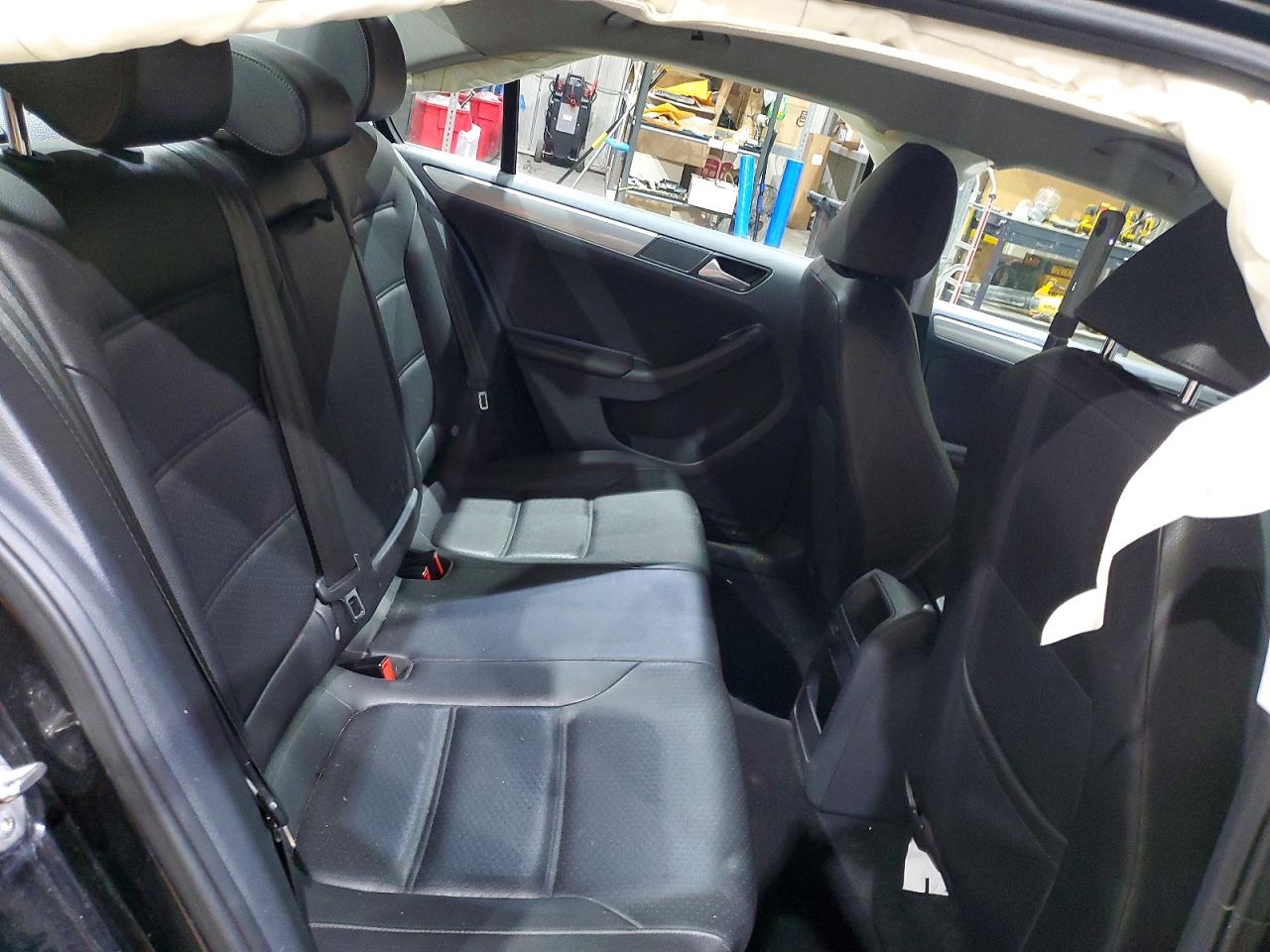 2017 VOLKSWAGEN JETTA SE photo 10