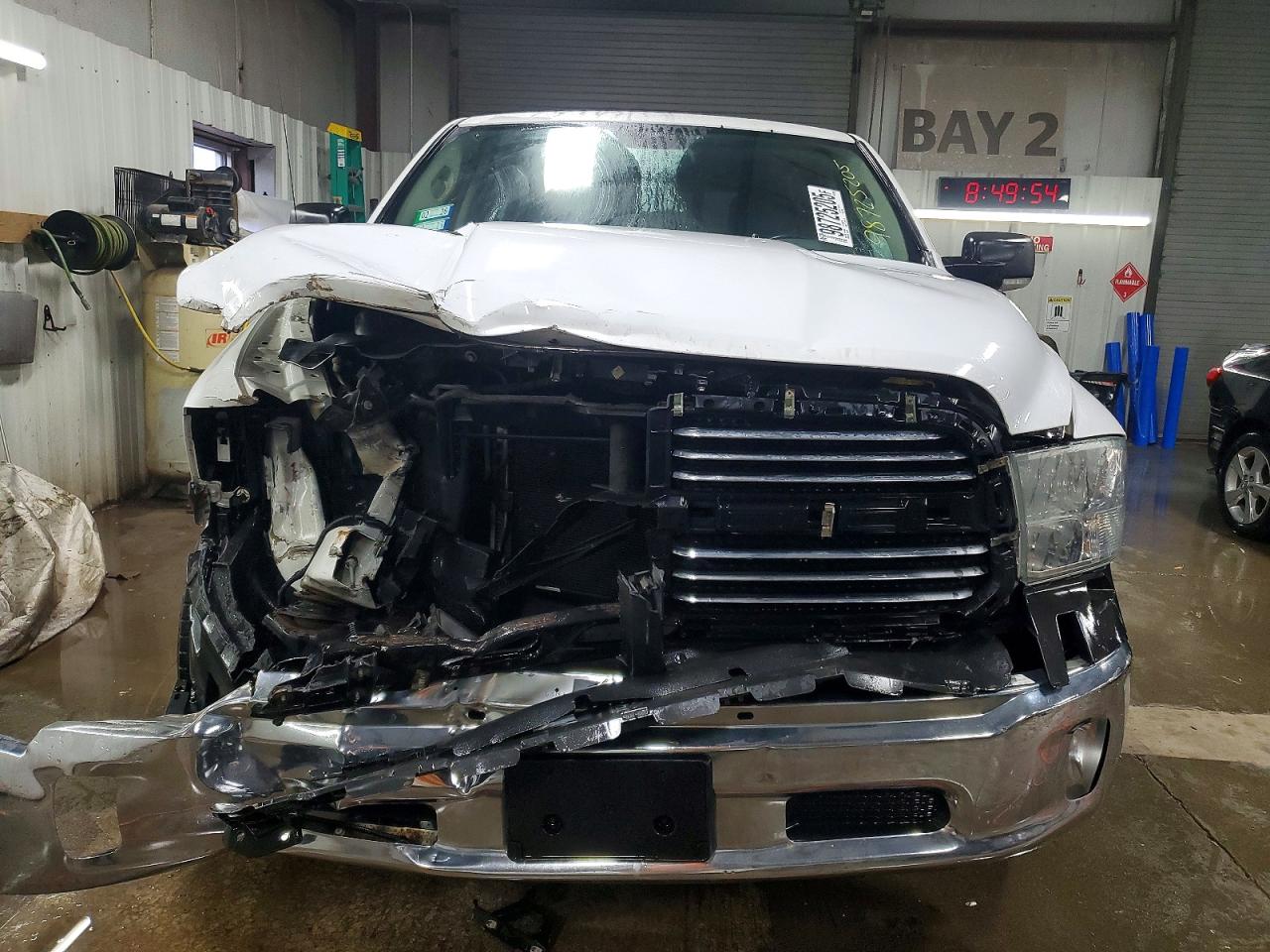 2015 RAM 1500 SLT photo 5