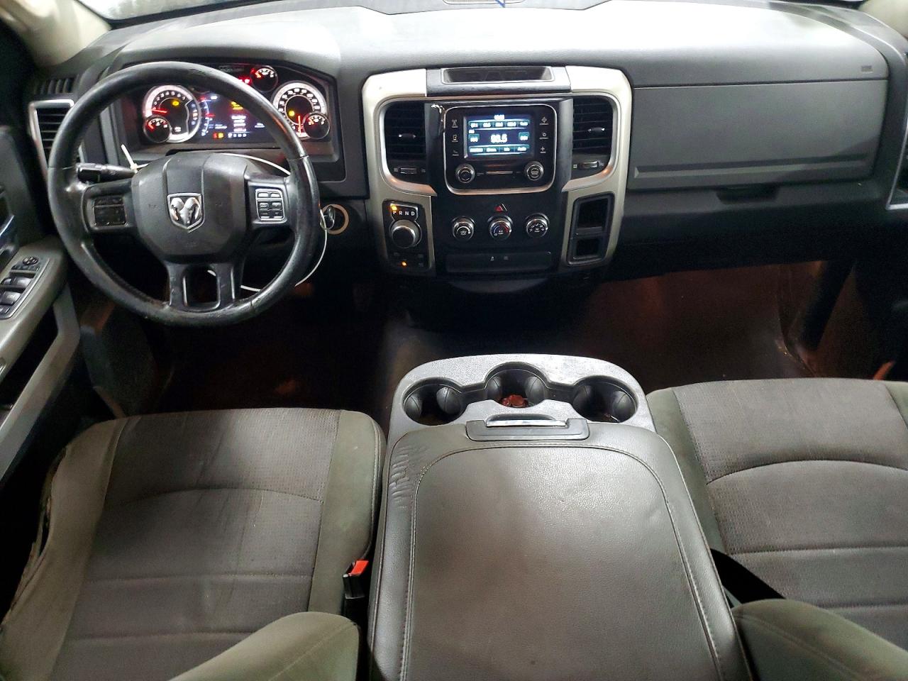 2015 RAM 1500 SLT photo 8