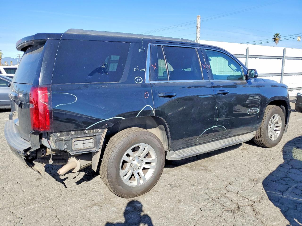 2016 CHEVROLET TAHOE C1500 LT photo 3