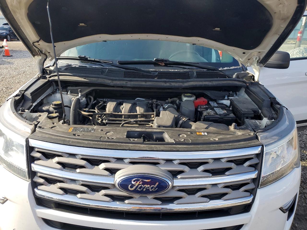 2018 FORD EXPLORER XLT photo 12