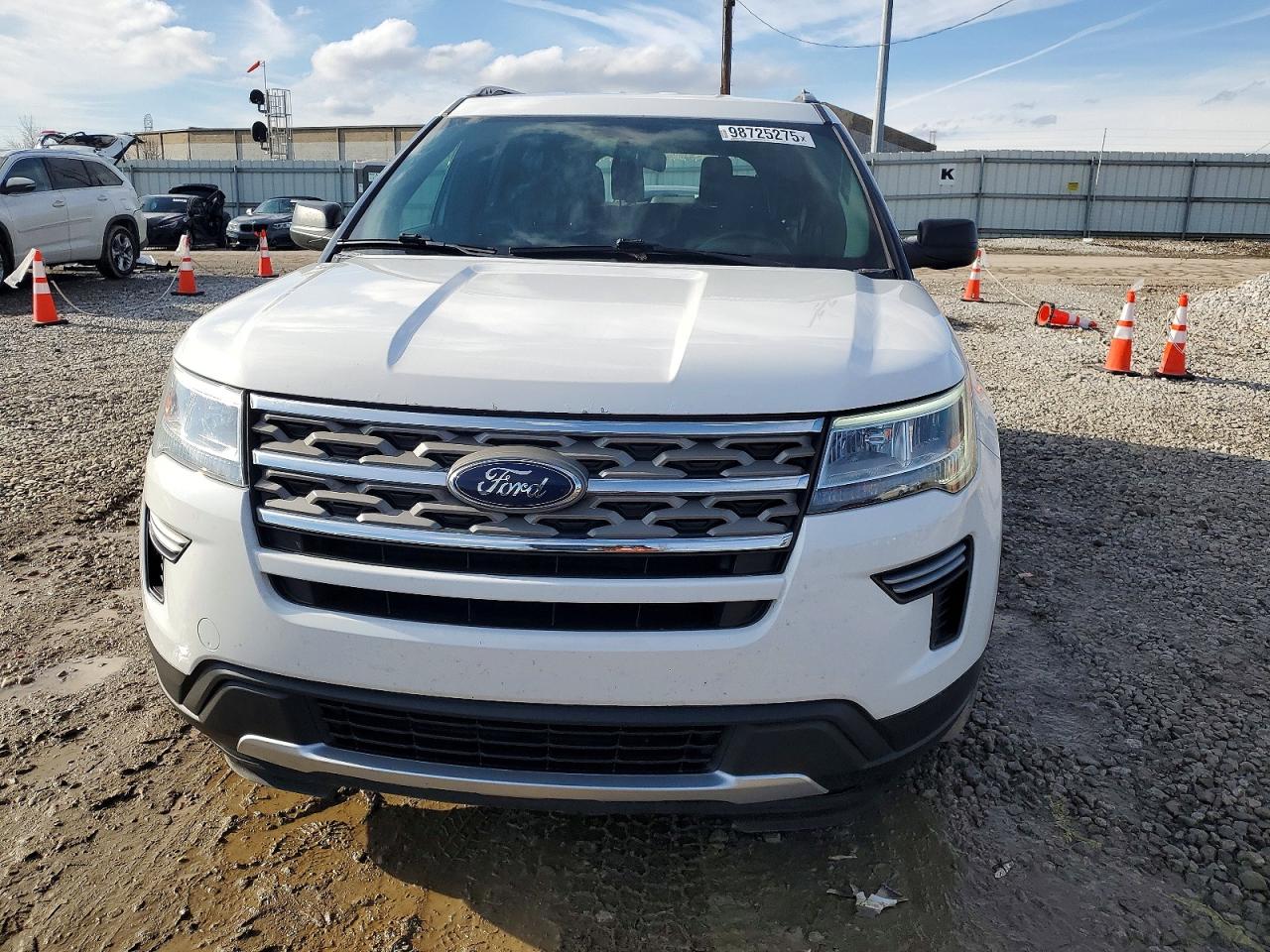 2018 FORD EXPLORER XLT photo 5