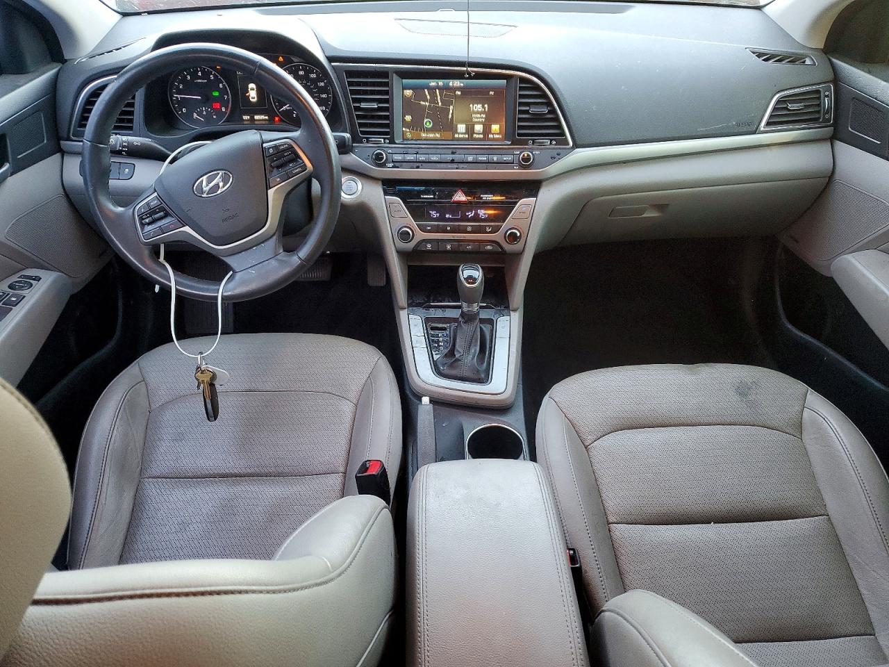 2017 HYUNDAI ELANTRA SE photo 8
