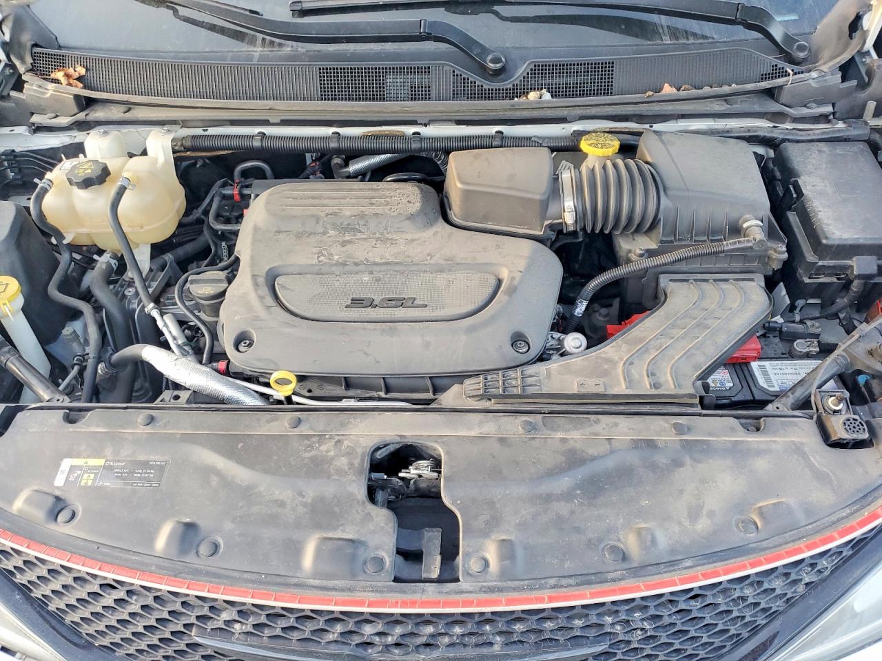 2019 CHRYSLER PACIFICA TOURING PLUS photo 12