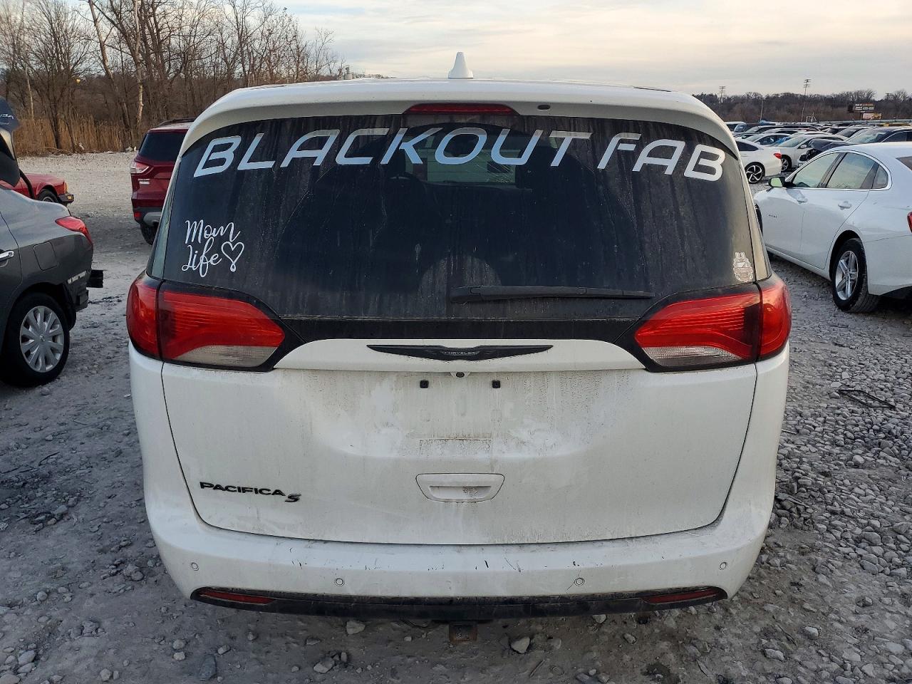 2019 CHRYSLER PACIFICA TOURING PLUS photo 6
