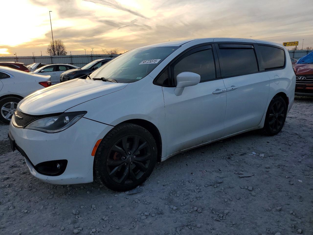 2019 CHRYSLER PACIFICA