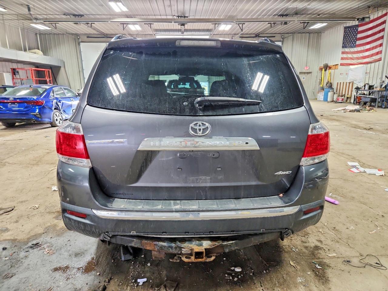 2013 TOYOTA HIGHLANDER LIMITED photo 6
