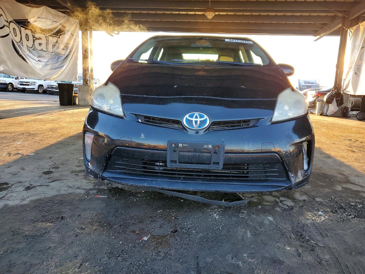 2014 TOYOTA PRIUS photo 5