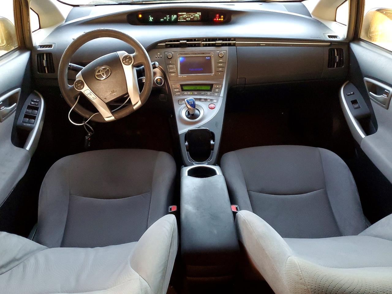 2014 TOYOTA PRIUS photo 8