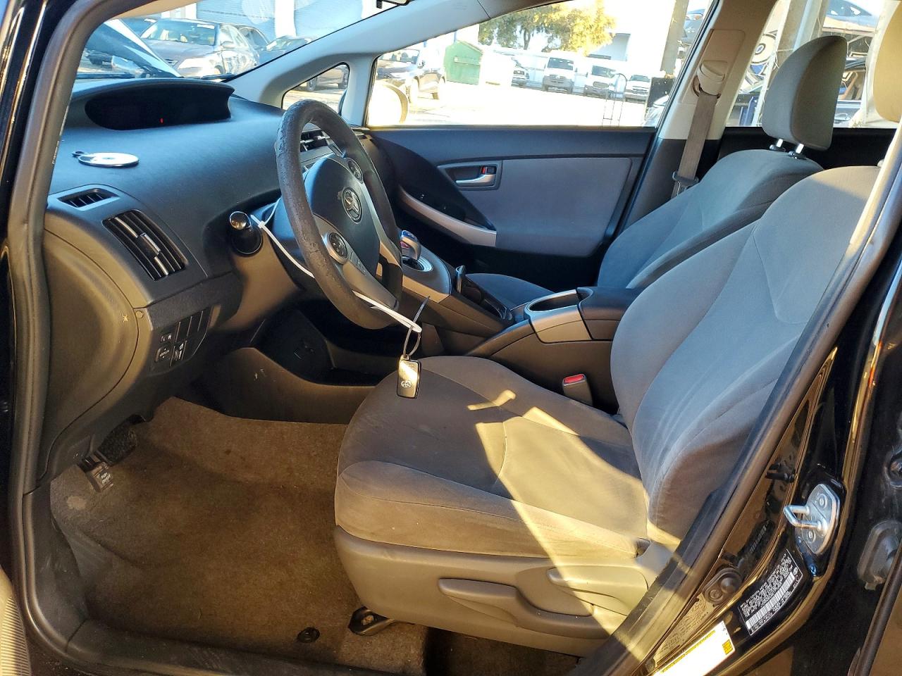 2014 TOYOTA PRIUS photo 7